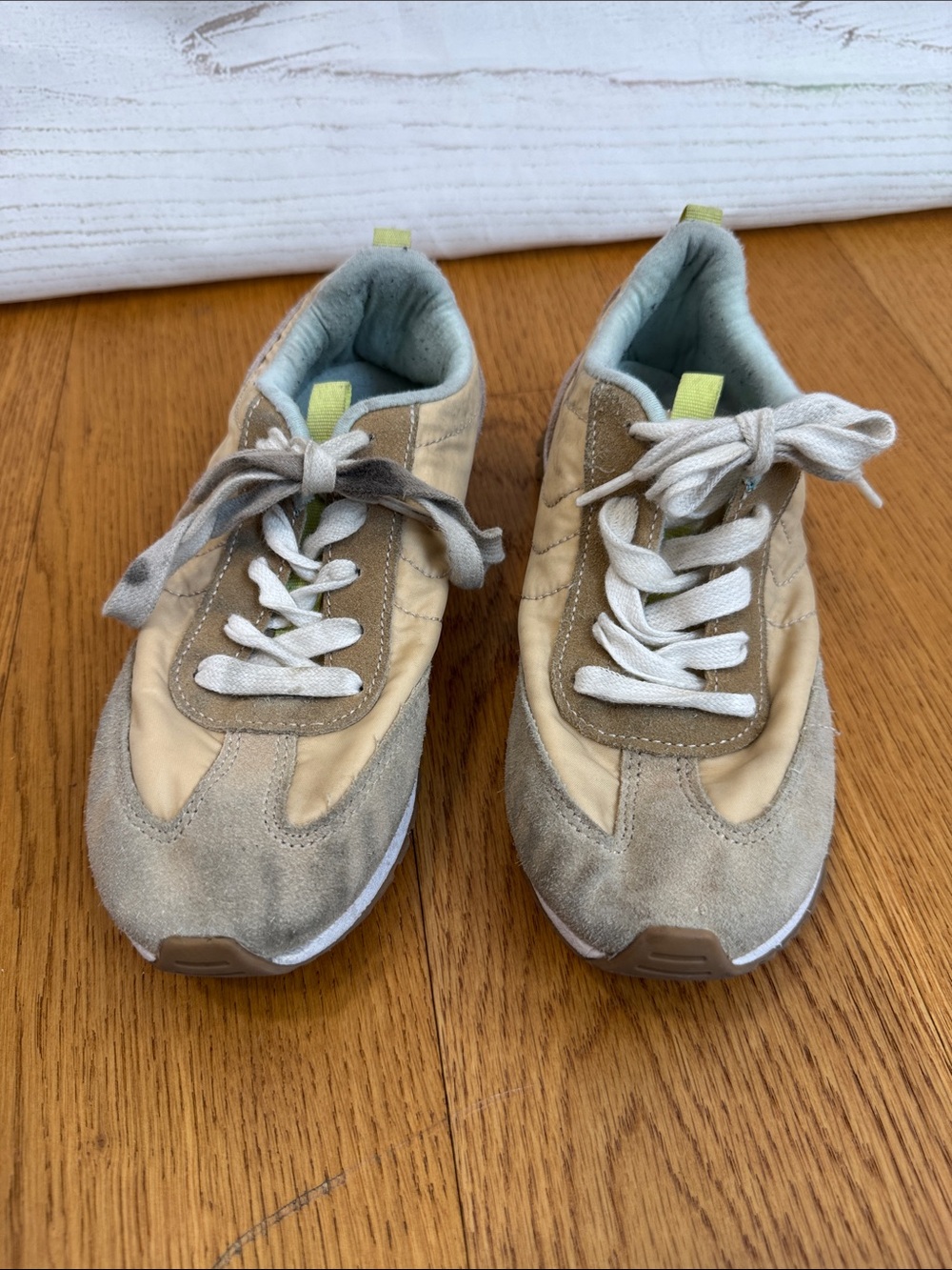 Kids Girls Neutral Beige & Taupe Athletic Sneakers Cat & Jack Size 4